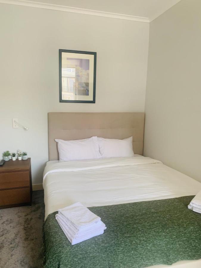 Sao Lazaro Bhuiyan Family Host Hotel Lisbon Bagian luar foto