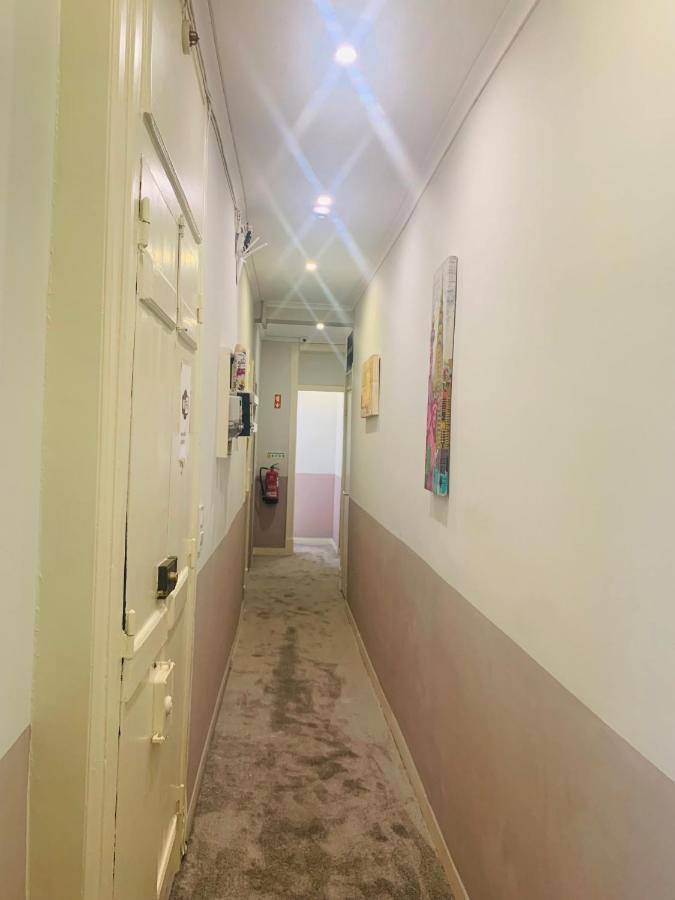 Sao Lazaro Bhuiyan Family Host Hotel Lisbon Bagian luar foto