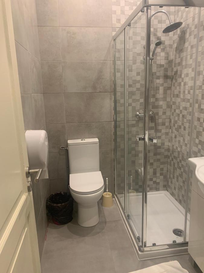 Sao Lazaro Bhuiyan Family Host Hotel Lisbon Bagian luar foto