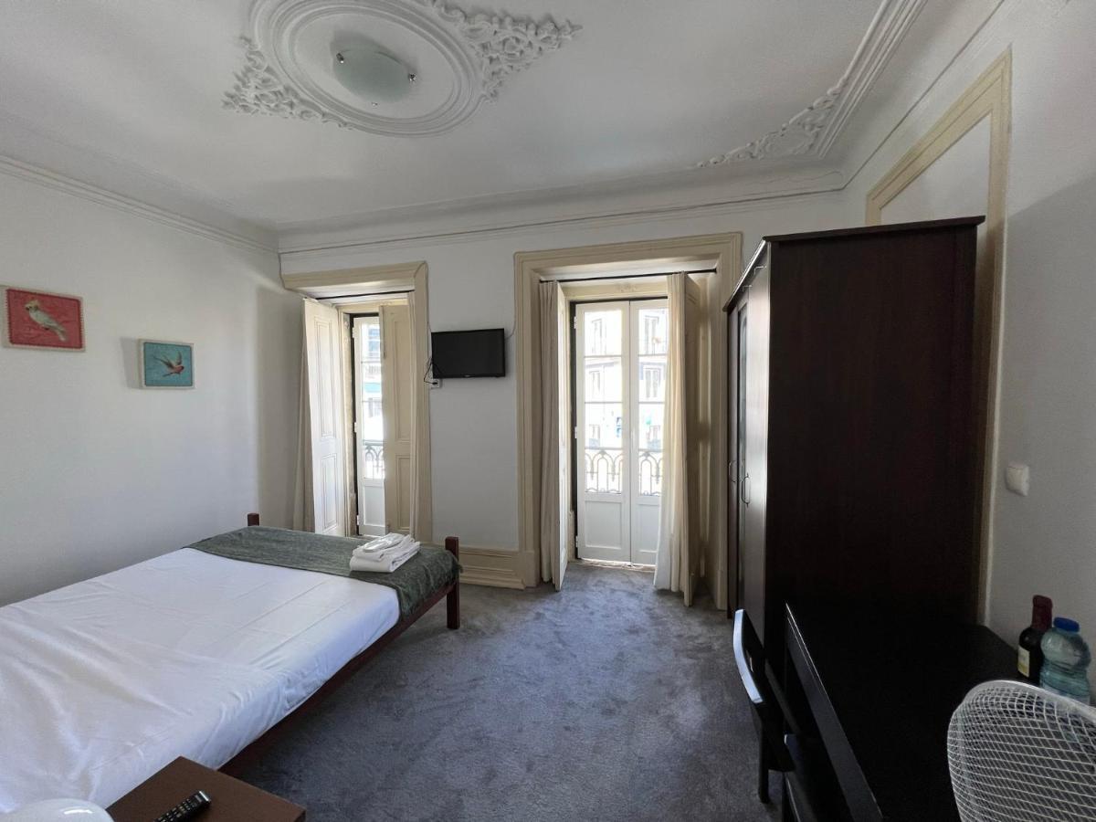 Sao Lazaro Bhuiyan Family Host Hotel Lisbon Bagian luar foto