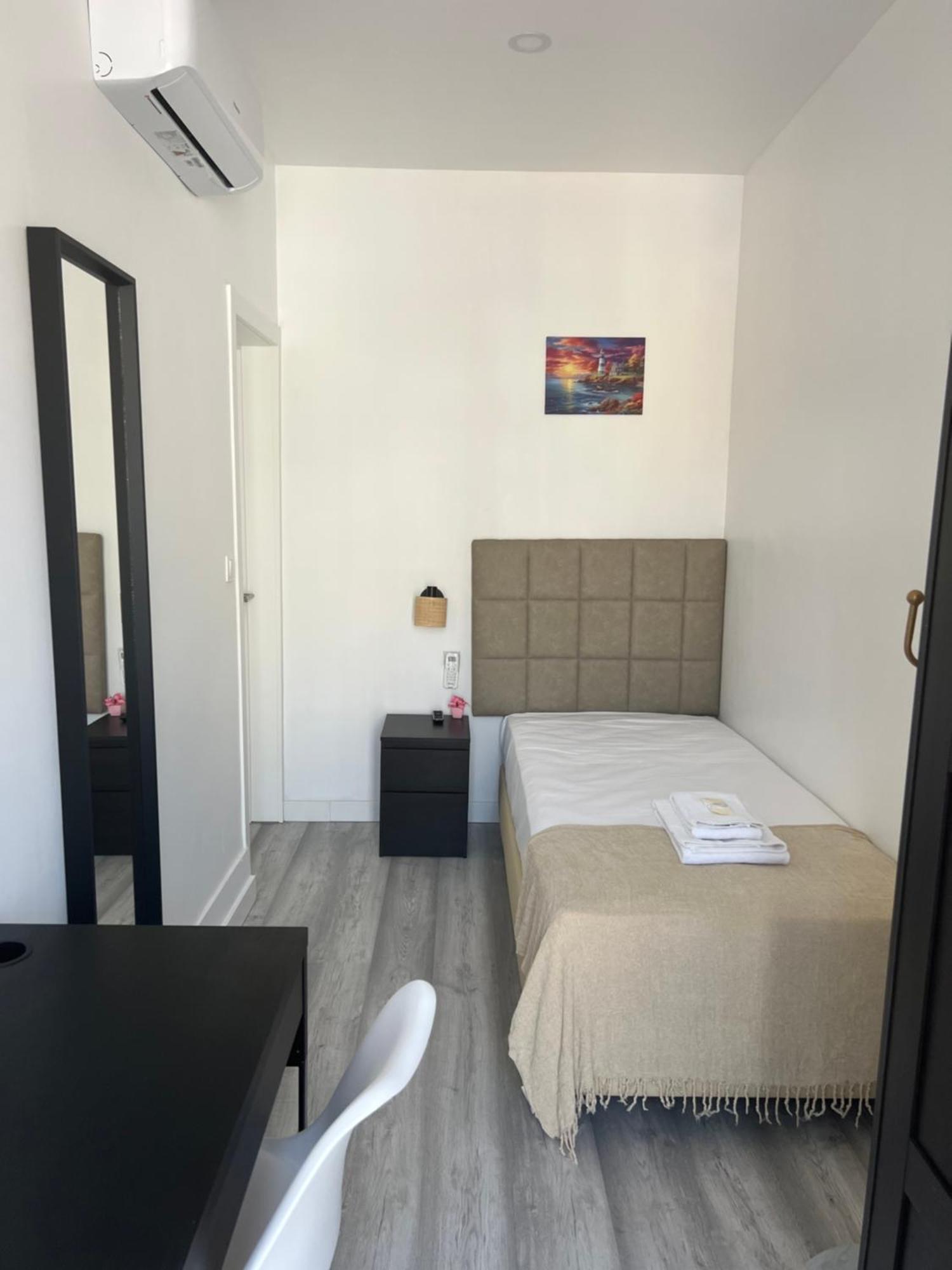 Sao Lazaro Bhuiyan Family Host Hotel Lisbon Bagian luar foto