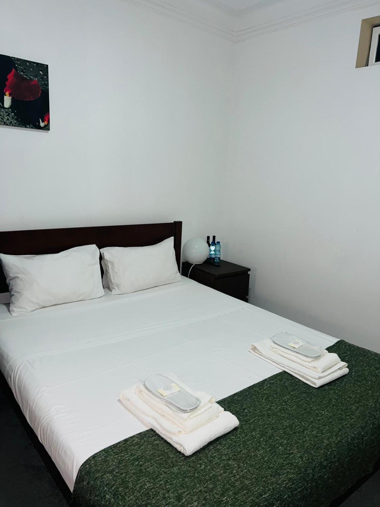 Sao Lazaro Bhuiyan Family Host Hotel Lisbon Bagian luar foto
